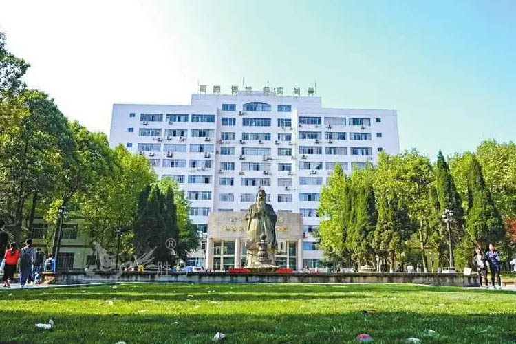 考场内的手机信号干扰仪怎么实现信号干扰的？