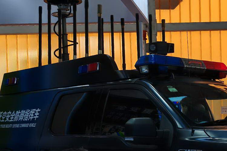 常规的频率干扰仪器有可能干扰3公里以上的范围吗？