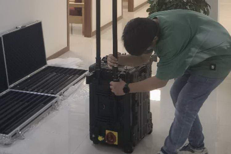为什么频率干扰仪一般不采用遥控器来控制开关?(图1) 为什么频率干扰仪一般不采用遥控器来控制开关?(图1)